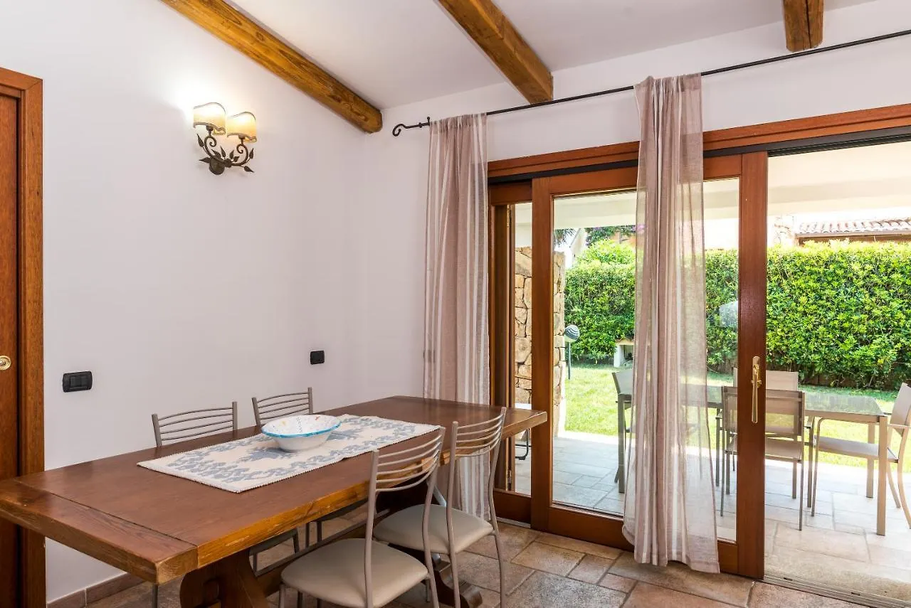 Villa Teresa Porto San Paolo  Semesterbostad Porto San Paolo (Sardinia)